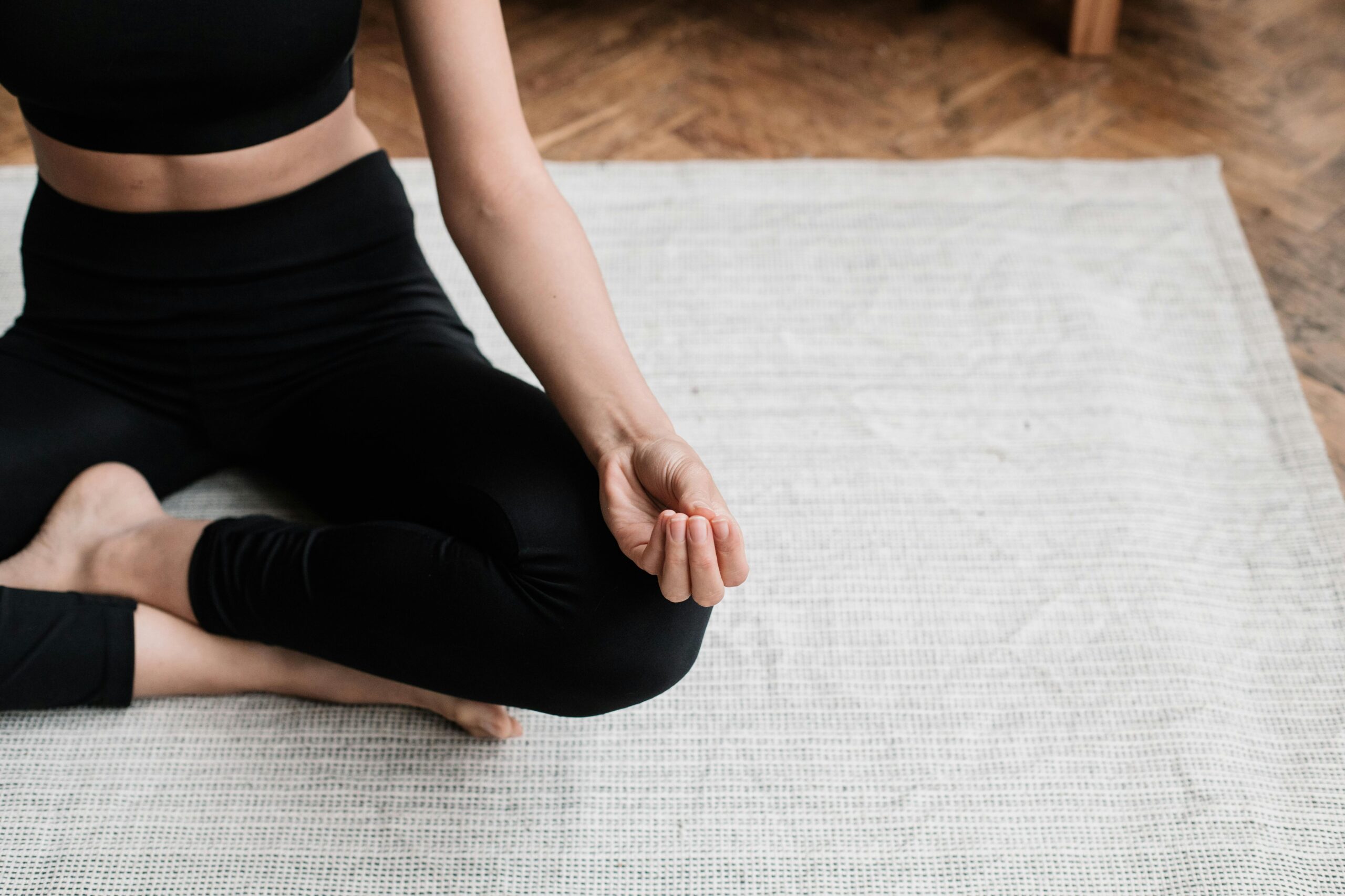 Kostenloses Stock Foto zu achtsamkeit, aktivbekleidung, asana