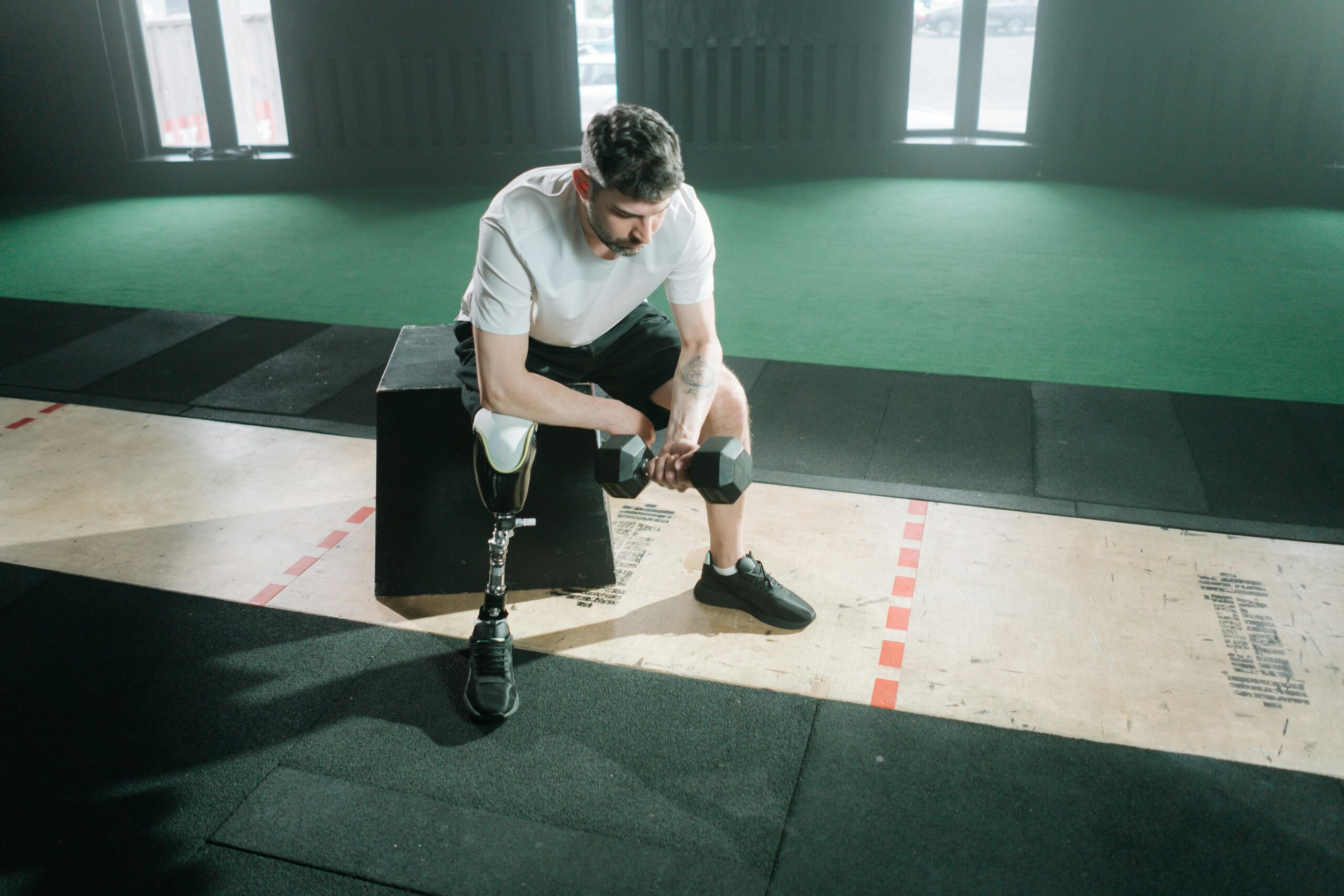 Kostenloses Stock Foto zu aktiver lebensstil, amputierte, armübung